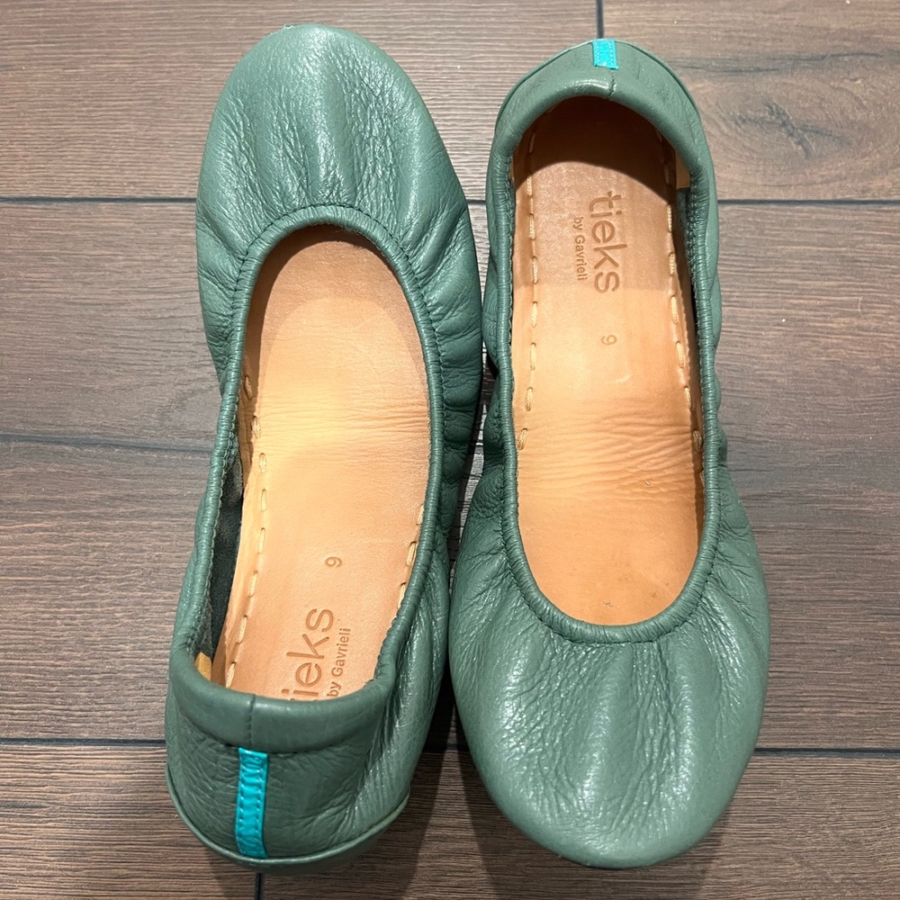 Muted Green Tieks